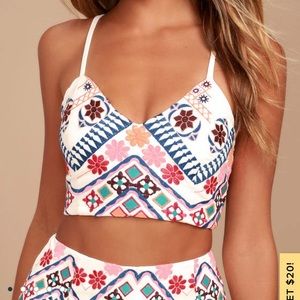 Lulu’s Rhythm is Gonna Get You White Top